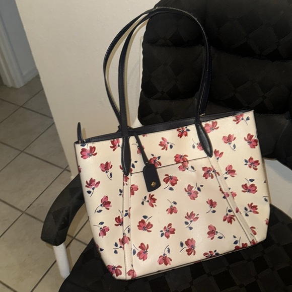 Kate Spade New York Cara Tea Garden Large Tote - Picture 3 of 5